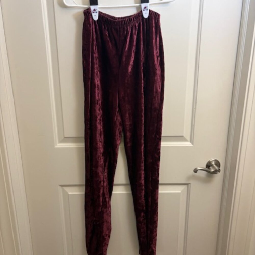 Vintage Burgundy Crushed Velvet Leggings – Stretchy & Soft